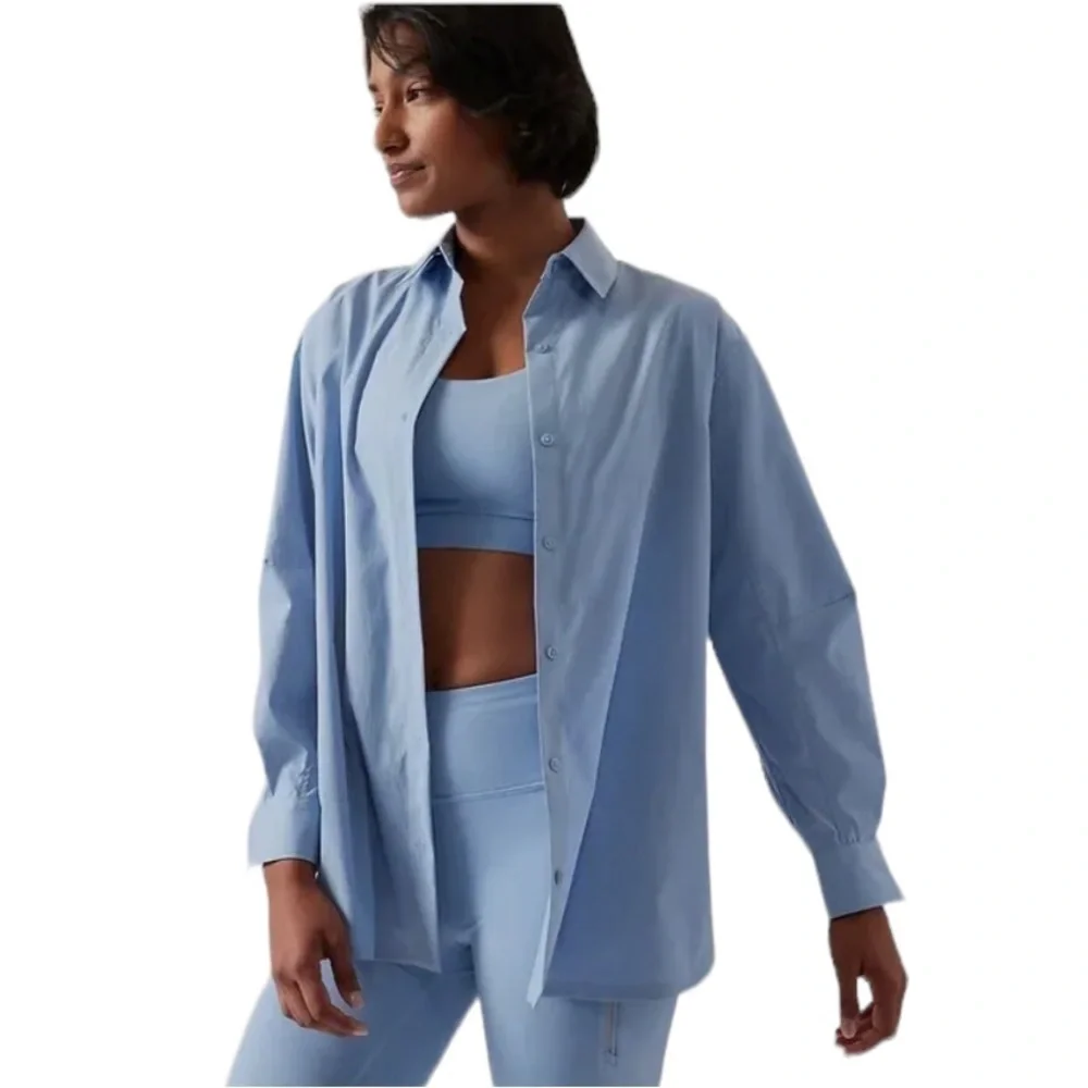 Athleta Performance Poplin Top Oversized Heron Blue Medium 882549 - Picture 10 of 13
